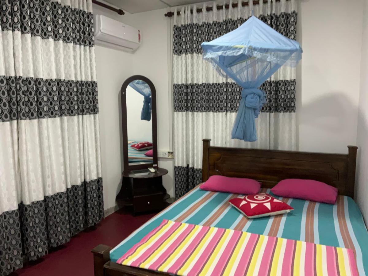 Robert Inn Dambulla Exteriör bild