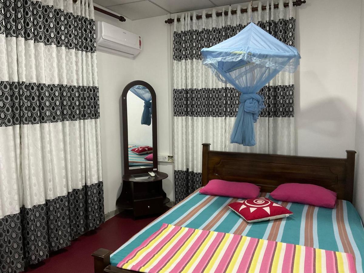 Robert Inn Dambulla Exteriör bild